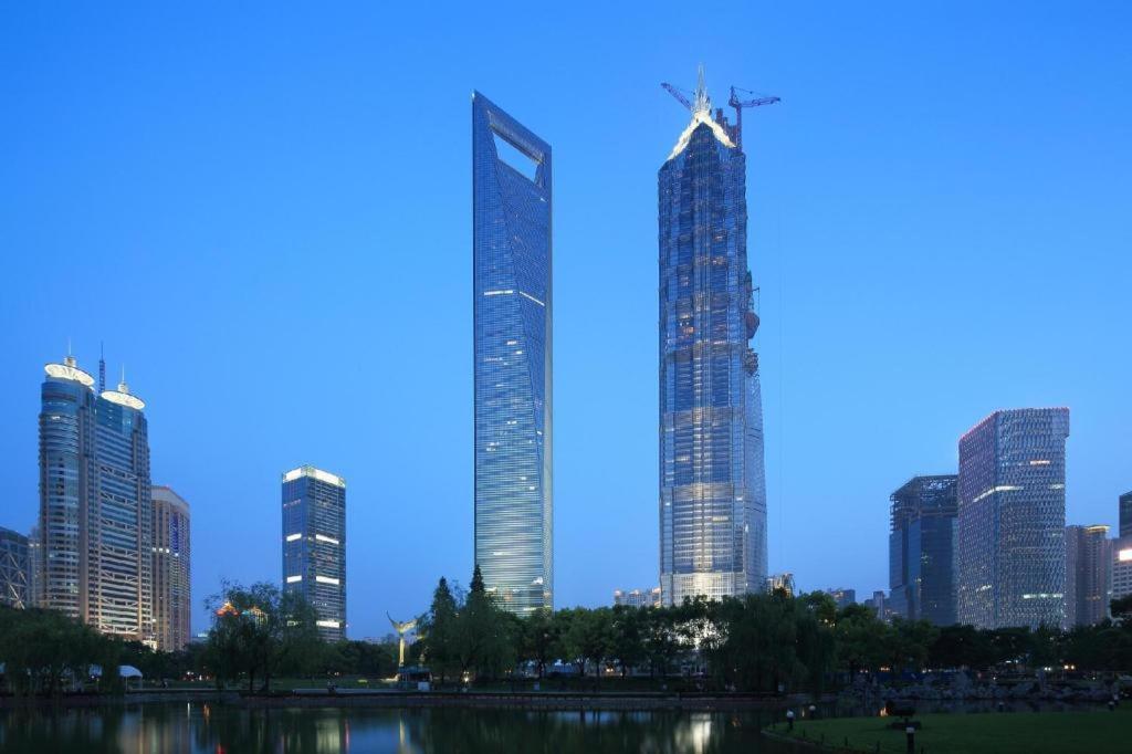 New International Expo Center Yushan Road Yuanshen Sports 3*