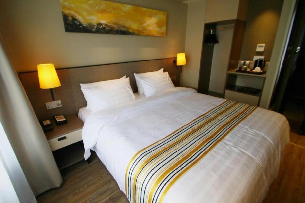 Hotel New International Expo Center Yushan Road Yuanshen Sports Shanghai