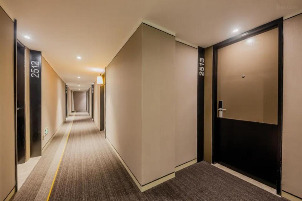 Hotel New International Expo Center Yushan Road Yuanshen Sports