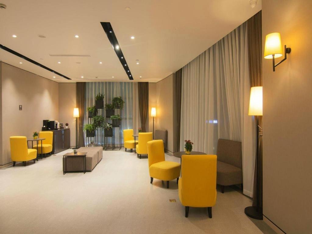 New International Expo Center Yushan Road Yuanshen Sports Hotel