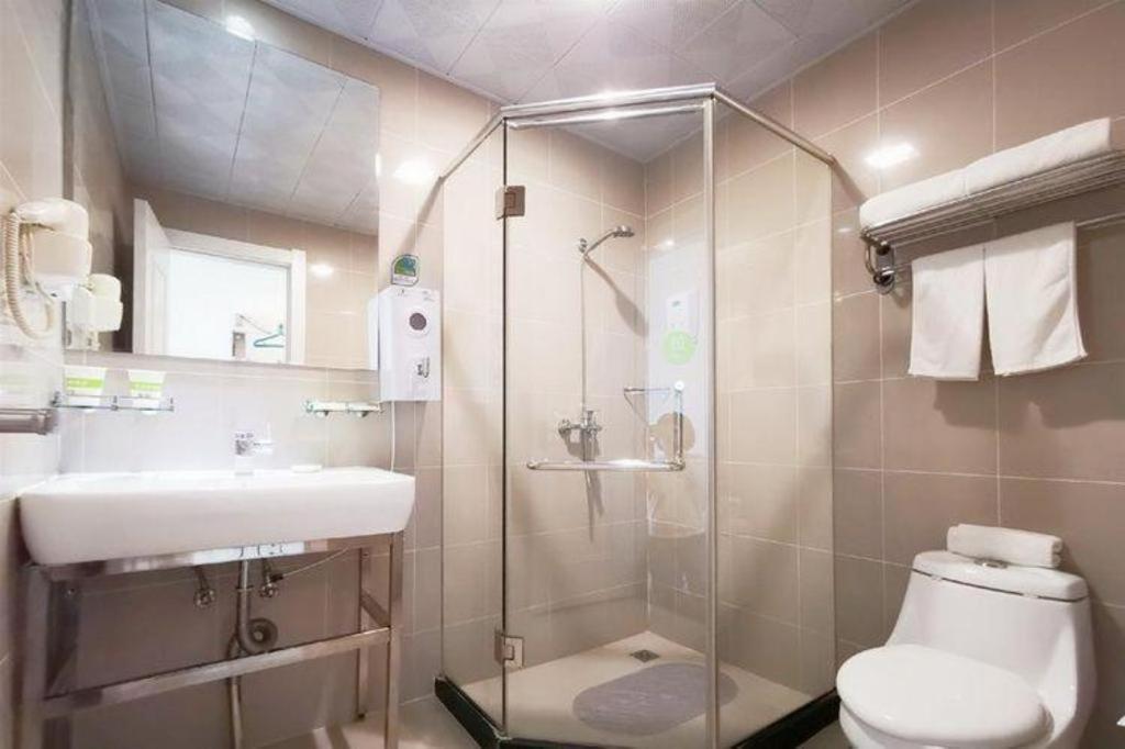Hotel New International Expo Center Yushan Road Yuanshen Sports