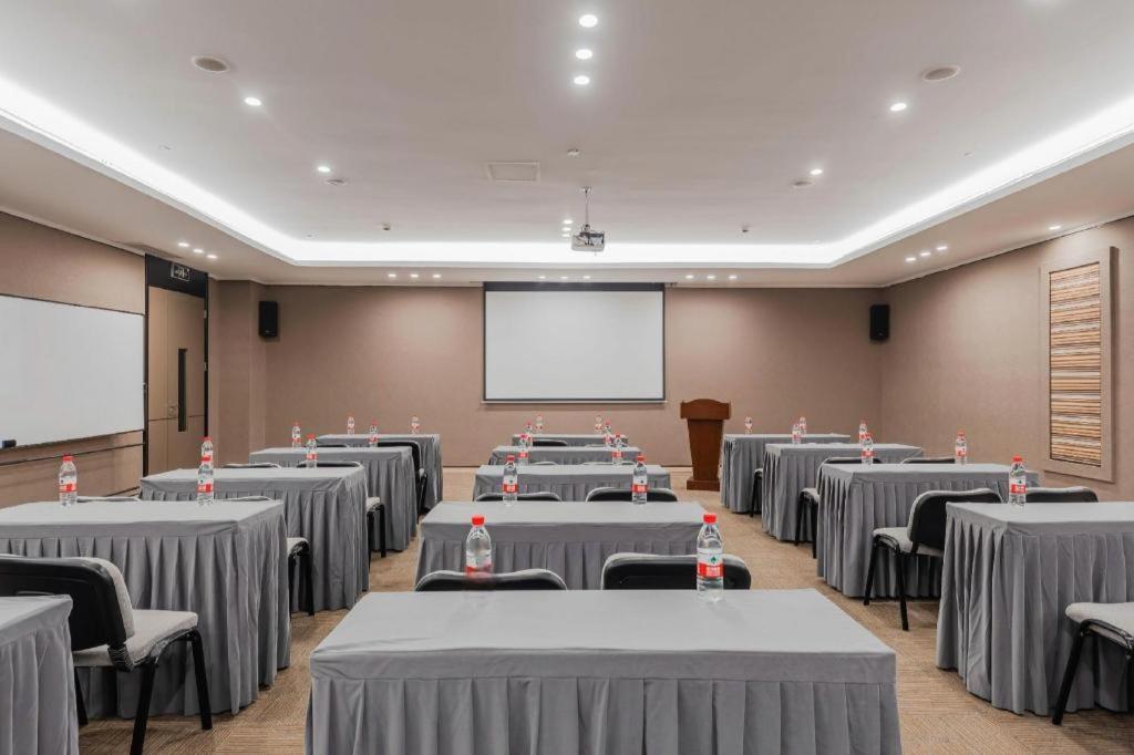 Hotel New International Expo Center Yushan Road Yuanshen Sports Shanghai
