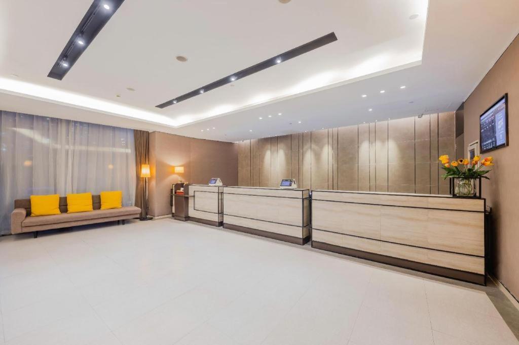 New International Expo Center Yushan Road Yuanshen Sports Hotel